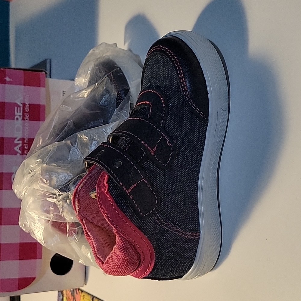 Andrea, size 6